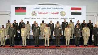 الفريق أحمد خليفة رئيس أركان حرب القوات المسلحة يلتقي قائد قوات الدفاع المالاوي